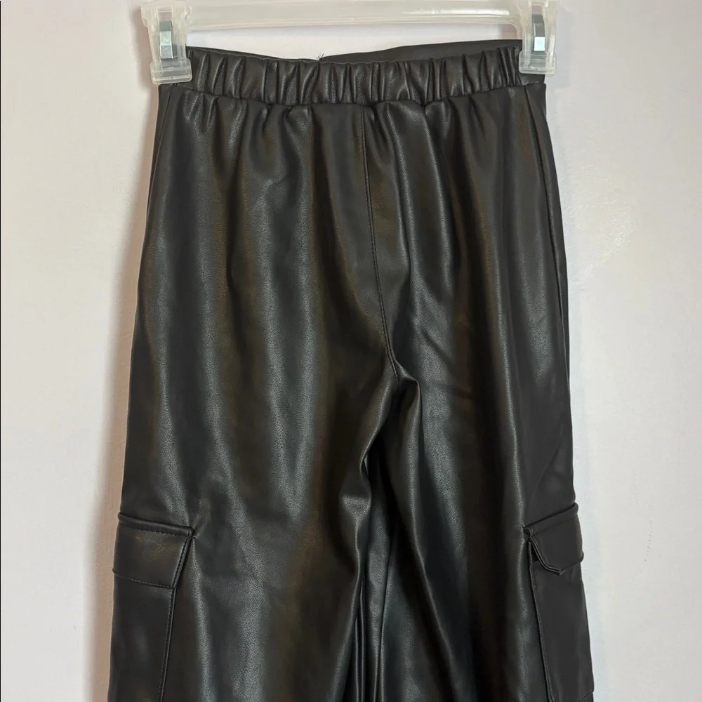 Unbranded Black Faux Leather Cargo Wide Leg Pants High Waist size M (7/8)